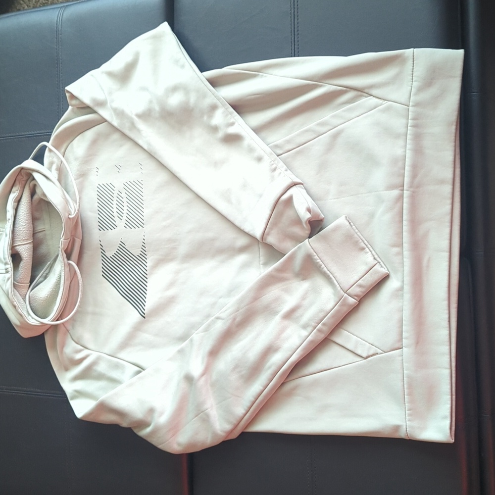 Loose fit Performance hoodie